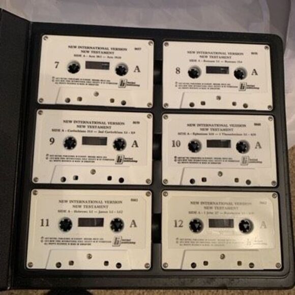 Holy Bible New International Version New Testament on 12 Cassette Tapes - Picture 5 of 7